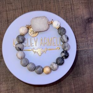 Kinsley Armelle bracelet with bag and tin